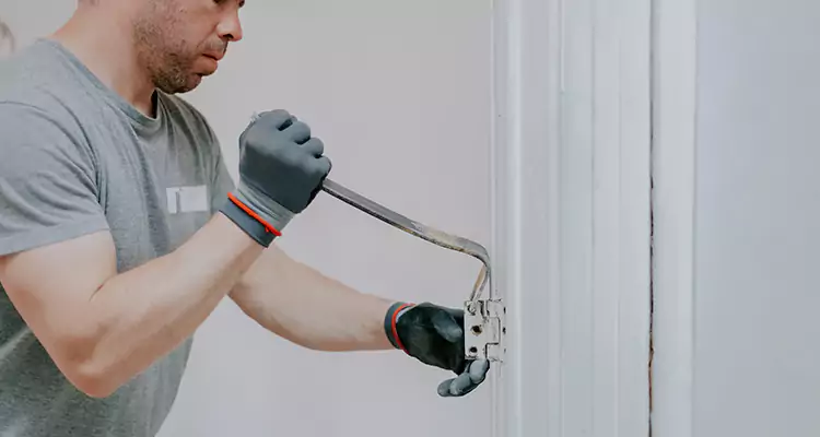 Cracked Door Jamb Repair in University Park, FL
